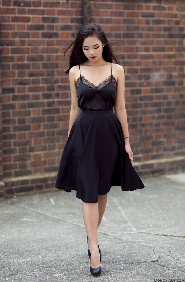 black and white halter neck dress Backless Halter-Neck Knit Rose Size:9Y warehouse2426 A woman wearing a