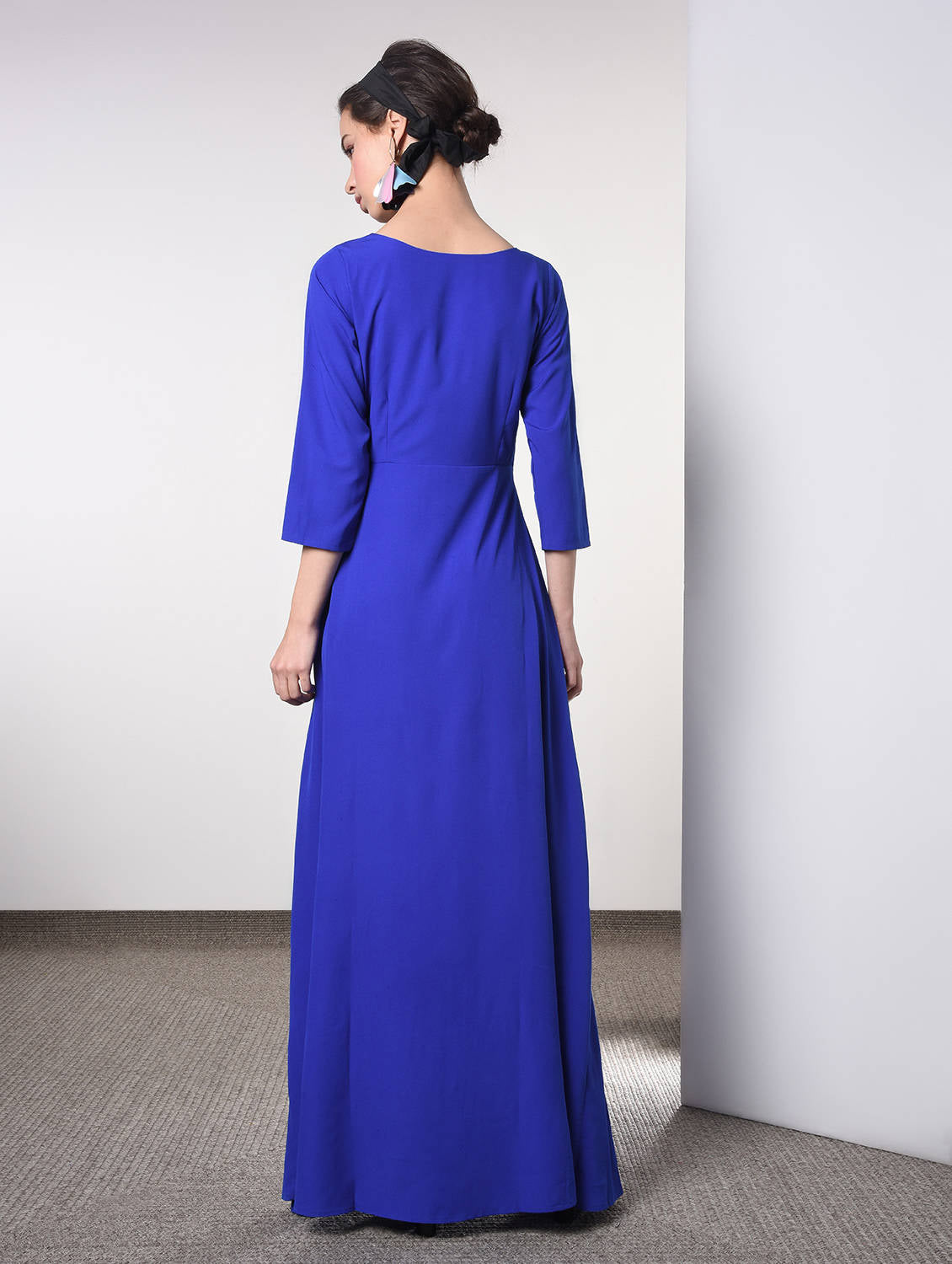 Round neck electric blue maxi dress