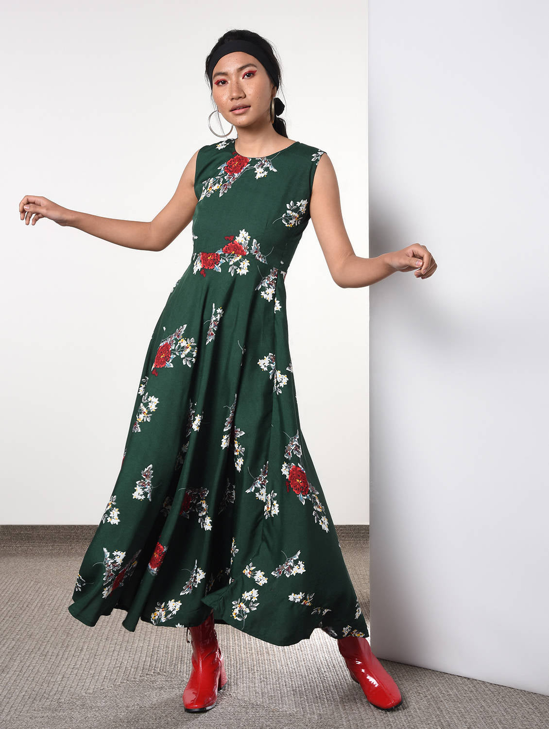 Round neck flared floral maxi dress