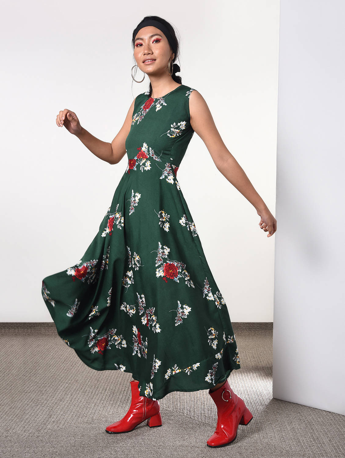 Round neck flared floral maxi dress