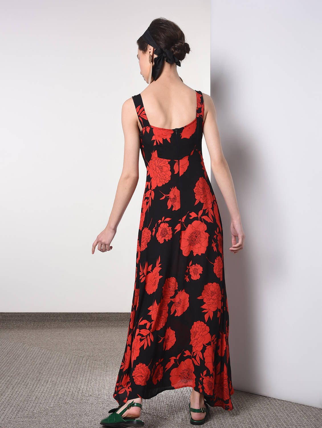 V-neck floral maxi dress